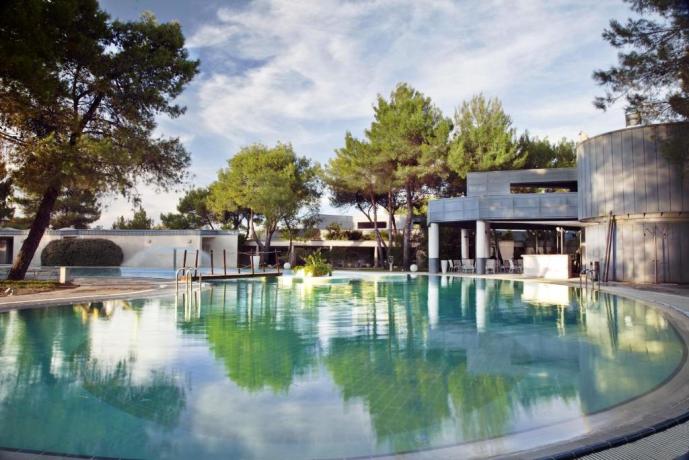 Hotel 5 stelle piscina acqua-salata Castellaneta-marina Puglia 