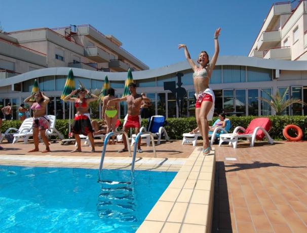 Animazione diurna per bambini in piscina 