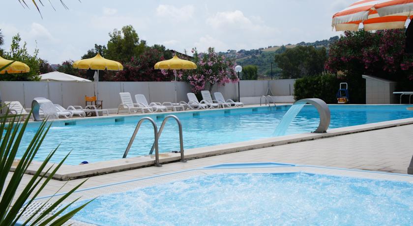 Hotel con Piscina Idromassaggio in Abruzzo 