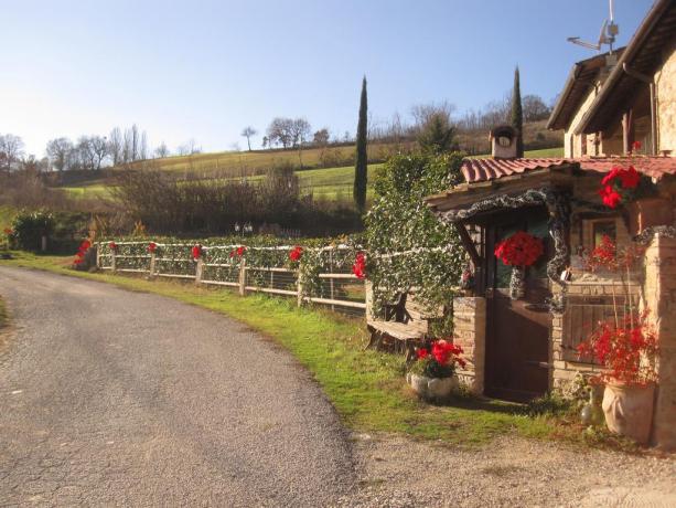 B&B a Montone in collina con giardino 