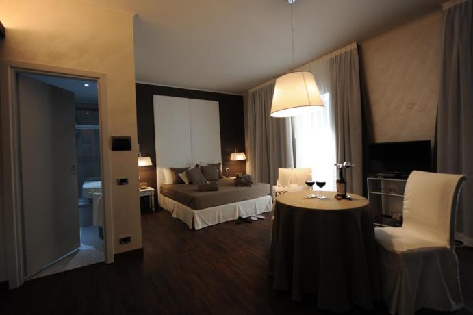 Spaziosa camera con bagno interno Hotel Viterbo
