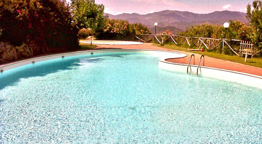 Piscina per adulti e bambini