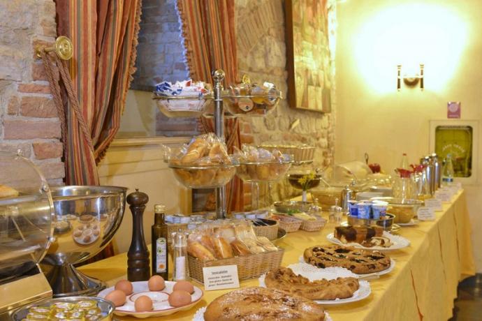 Sala colazione Antico Palazzo dentro Todi 