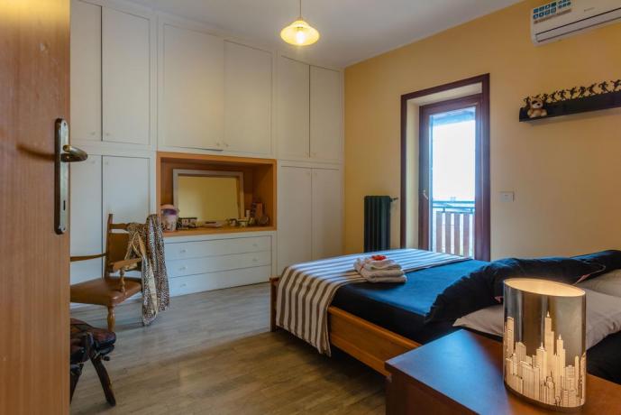 Camera matrimoniale in casale a Rieti