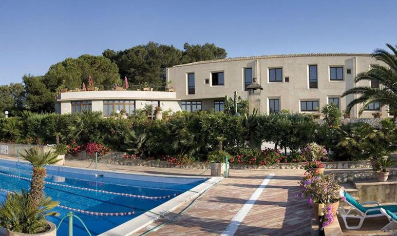 Hotel vicino San-Vito-Lo-Capo con Solarium
