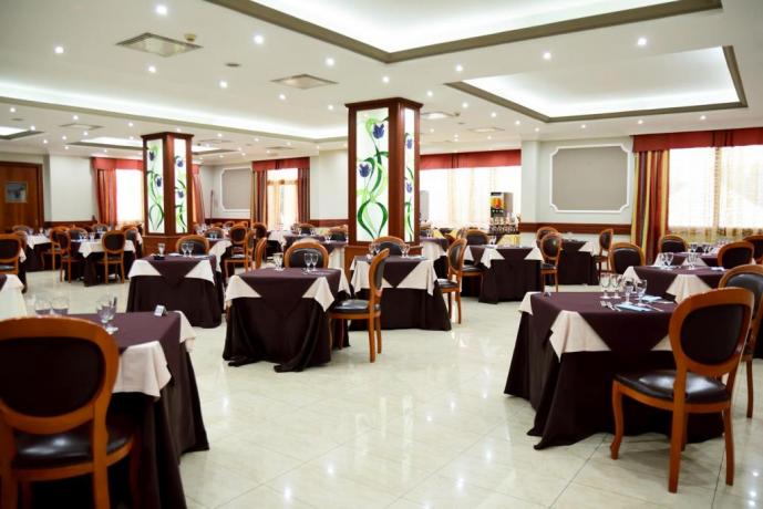 Hotel 4 stelle con Ristorante vicino Napoli
