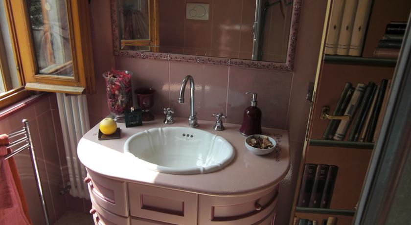 Dettaglio bagno privato