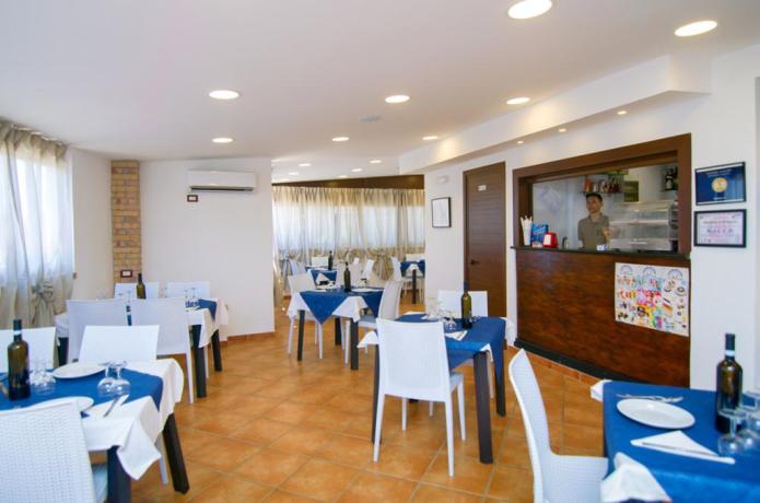 Sala ristorante con AngoloBar, Marina di Camerota 