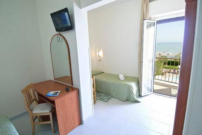 Camere triple a Silvi, con terrazza vista mare
