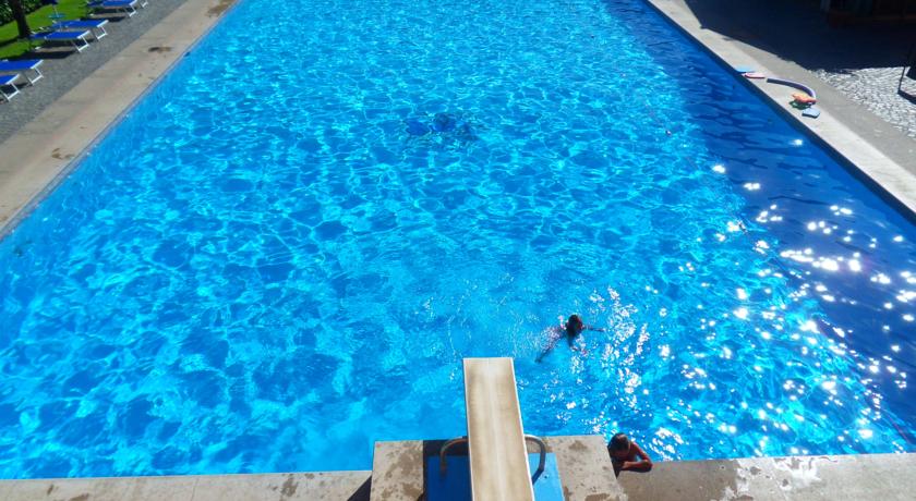 Villaggio vicino al Lago di Bracciano con Piscina 