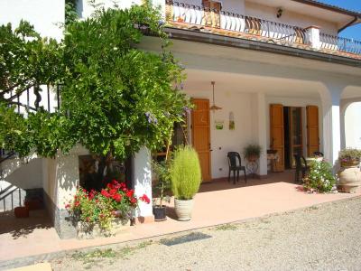 Patio esterno dell'Agriturismo