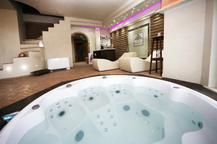 Centro Benessere con minipiscina idromassaggio Bolsena