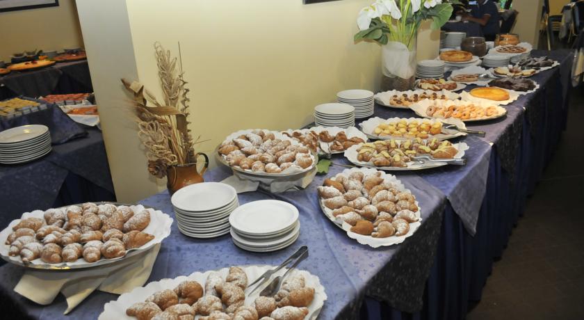 Colazione: Buffet di dolci