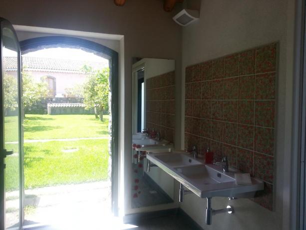 Agriturismo siciliano con area attrezzata vicino alla spiaggia