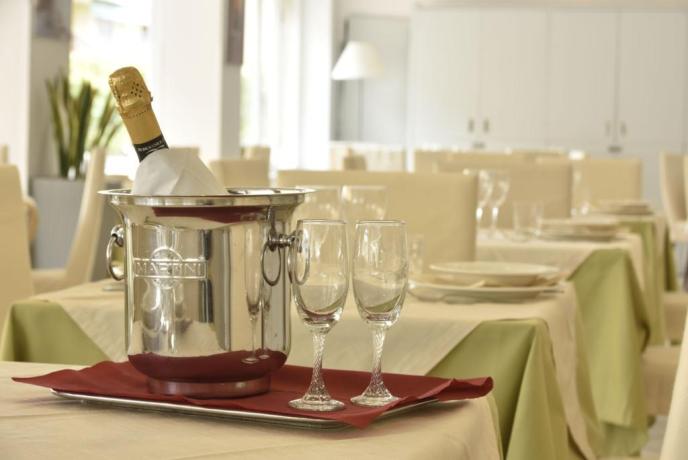 Sala-Ristorante-Hotel-3stelle-San-Bartolomeo-mare-Imperia 