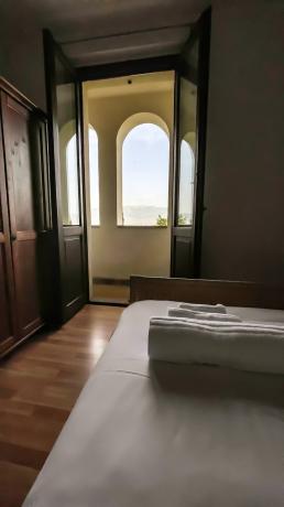 Camera da letto con vista Montefalco 