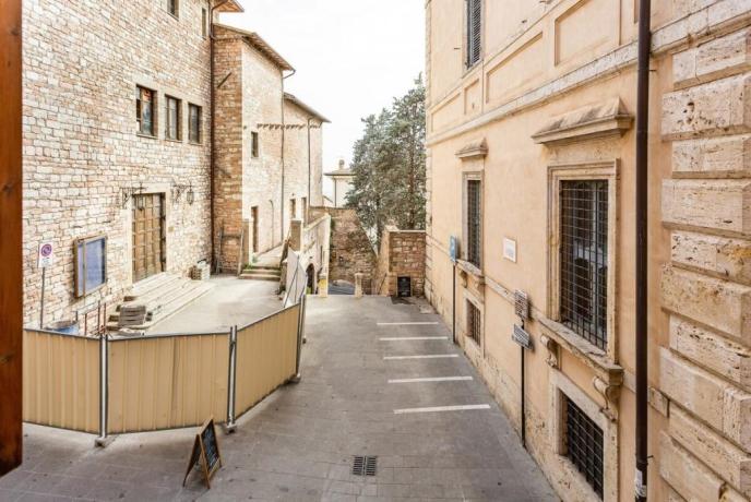 Vista teatro e piazza  appartamento affitto Assisi 