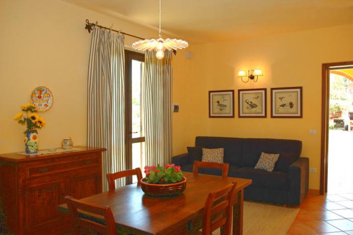 Olivo; Salone con cucina
