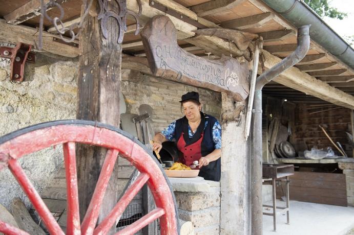 Degustazione salsicce e braciole Agriturismo umbro