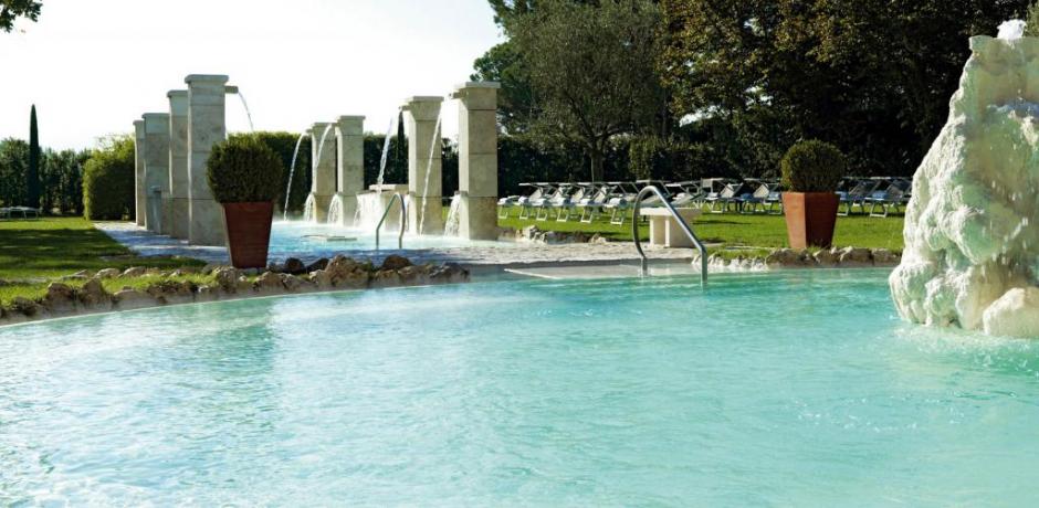Piscina esterna in Hotel vicino Viterbo