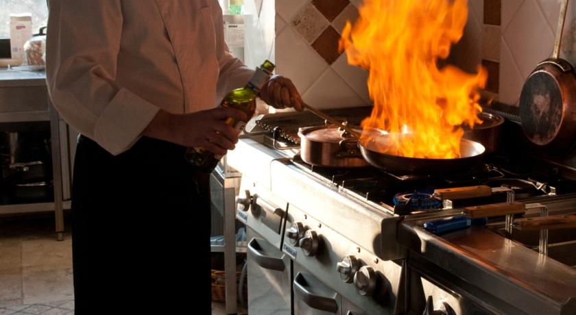 Ristorante con piatti tipici