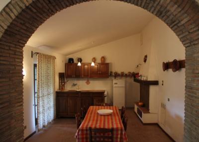 Appartamento Moraiolo sala da pranzo e cucina 