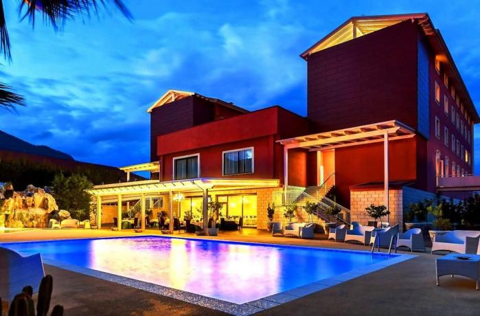 Hotel con Centro Benessere e Vasca Idromassaggio