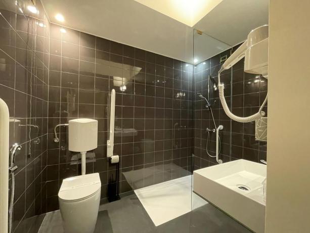 Bagno privato standard con doccia Assisi 