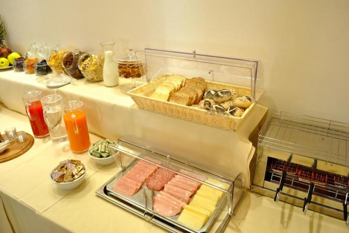 Colazione a buffet Hotel 3 stelle vicino Assisi