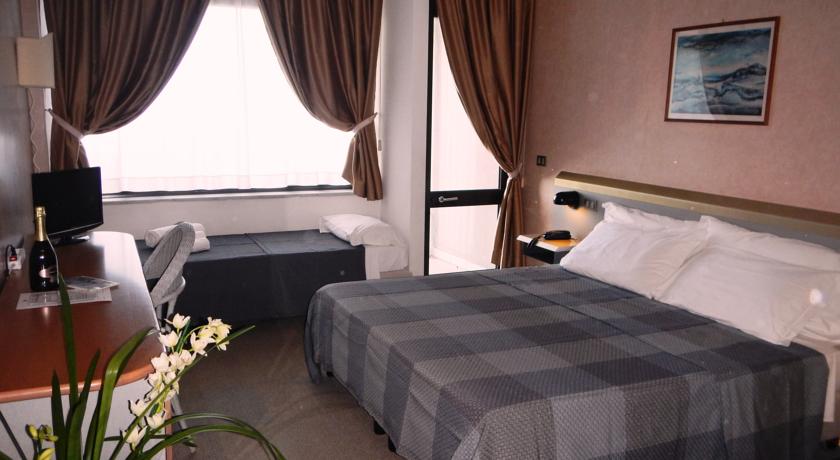 Camere per Famiglie fronte Spiaggia in Versilia