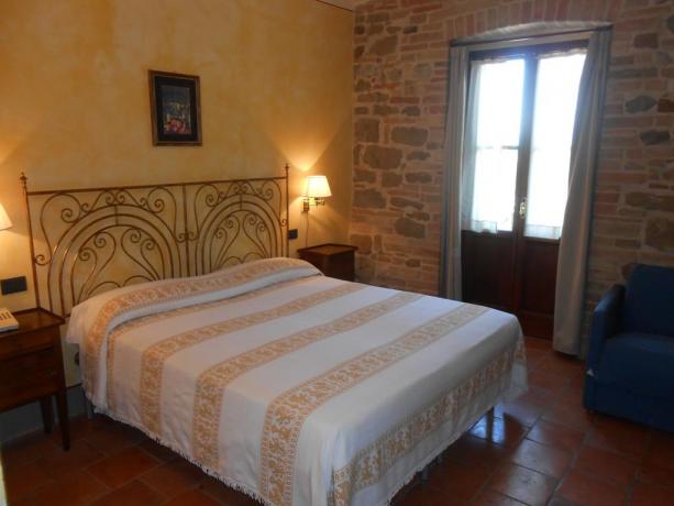 Camera matrimoniale in appartamento vacanza, vicino Assisi