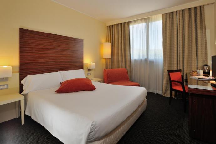 camera in Hotel 4 stelle a Perugia