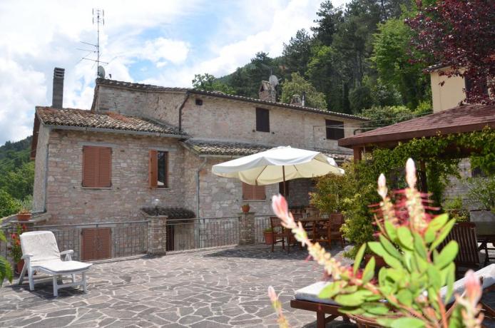 Casale sul monte Subasio B&B La Spella 