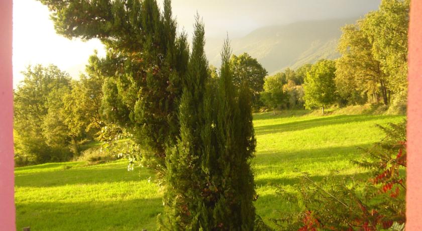 Casale con Appartamenti e Giardino vicino Frosinone