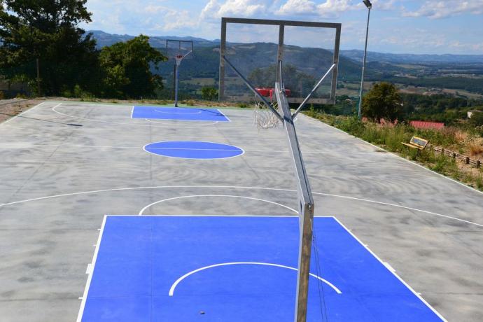 Casolare con Campo da basket privato 