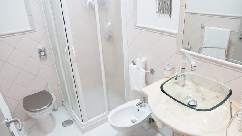 bagni eleganti con doccia