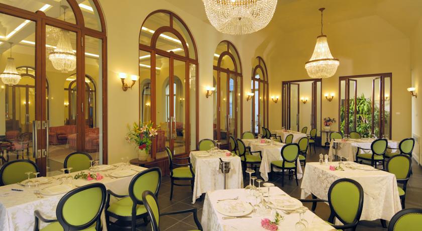 Ristorante interno ideale per cene romantiche