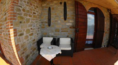 Patio esterno con salottino dell'appartamento
