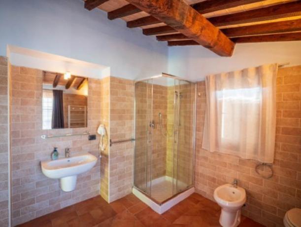 Appartamento ad Assisi, Bagno con doccia 
