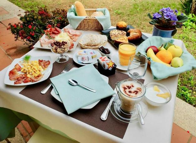 Colazione a Buffet disponibile anche in Camera