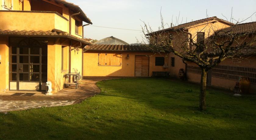 Ampio giardino privato