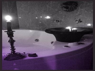 Offerte lastminute arezzo suite con vasca idromassaggio, wi fi ...