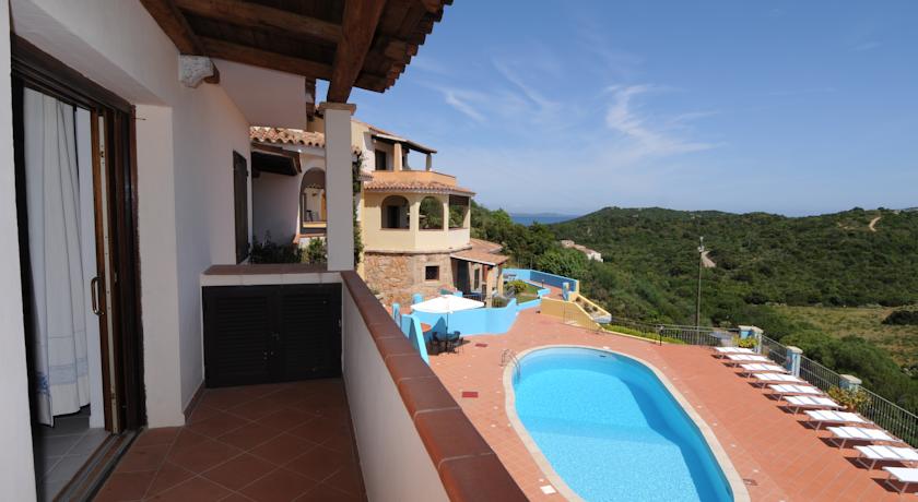 Piscina e vista panoramica