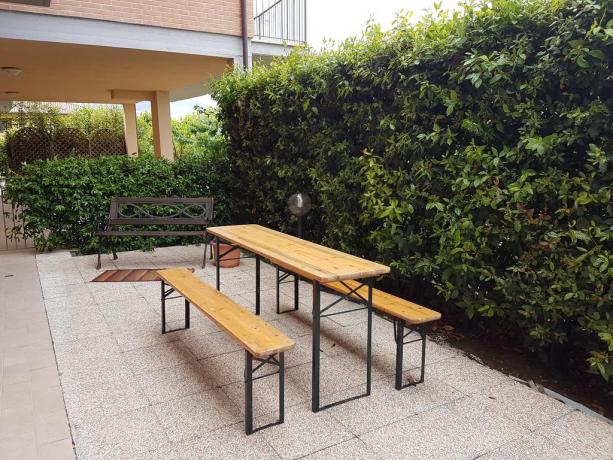 Giardino con siepe di alloro