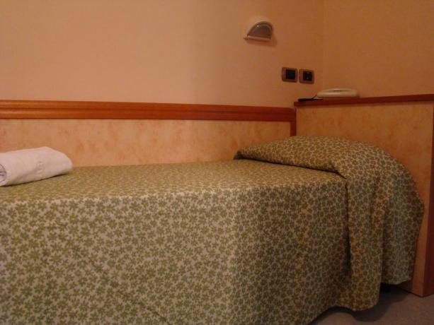 Hotel*** a Silvi mare bandiera Blu, letti singoli
