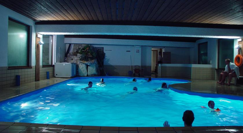 Piscina coperta e centro benessere a Folgaria centro