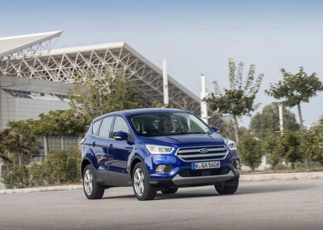 Noleggio lungo termine FORD KUGA 1.5 Tdci Umbria