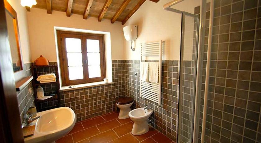 Bagno con doccia