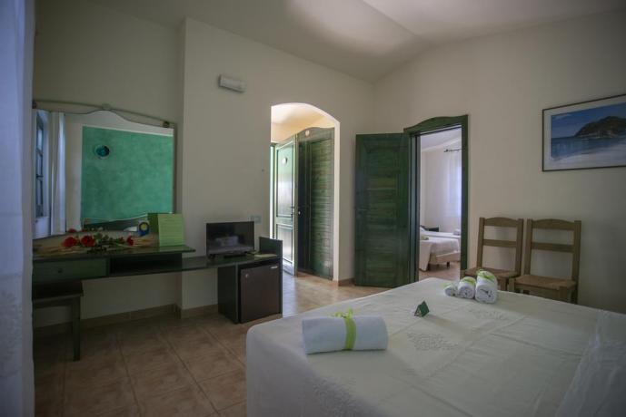 Camera con Letto-Aggiunto con Giardino-Veranda vicino-al-mare