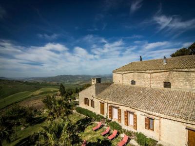 A Valledolmo Masseria4Stelle in piena Campagna